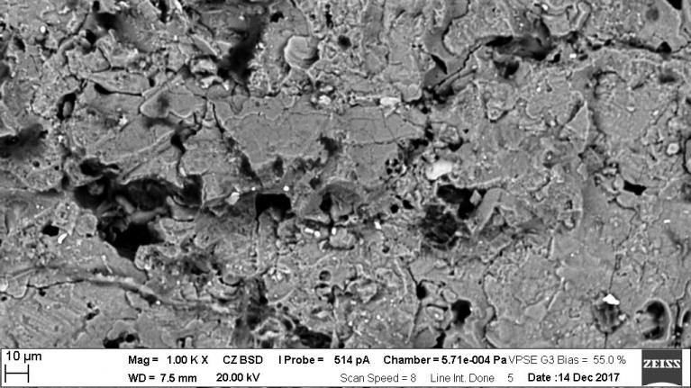 Plazmové nástřiky dvou materiálů na bázi oxidu chromitého
