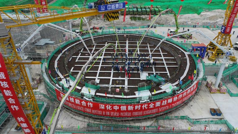 Začínají práce na výstavbě nových bloků ve dvou čínských jaderných elektrárnách