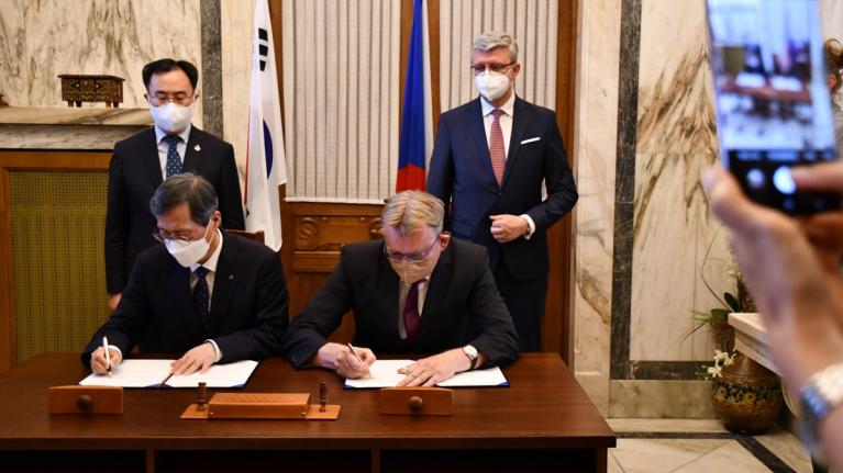Zástupci Aliance české energetiky a jihokorejské firmy KHNP podepsali memorandum o porozumění a spolupráci v oblasti jaderné energetiky